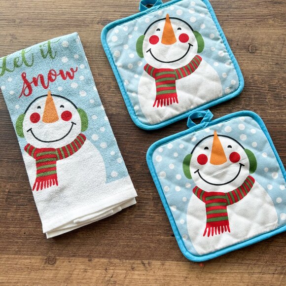 Snowman Kitchen Towel and 2 Hot Pad Holders, Snowman Decor Kitchen Towel Hot Pad - Picture 6 of 7